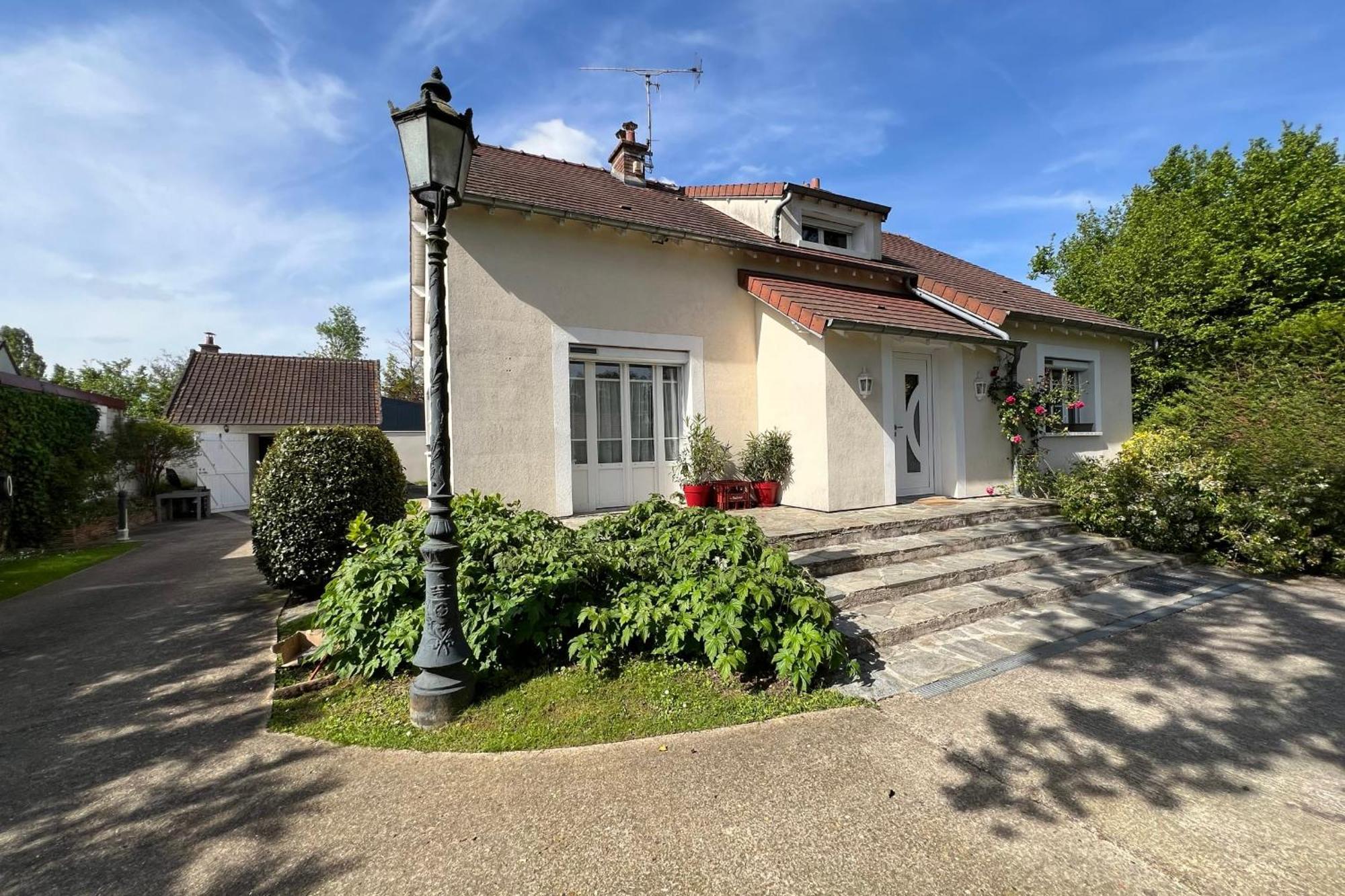Les Sablons Villa La Houssaye-en-Brie Exterior foto