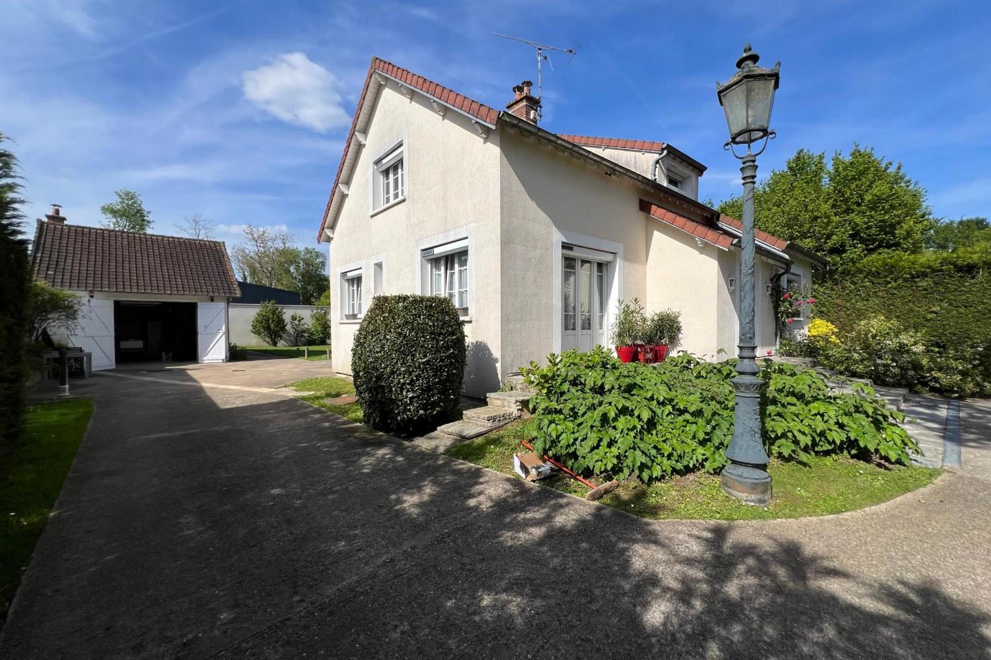 Les Sablons Villa La Houssaye-en-Brie Exterior foto