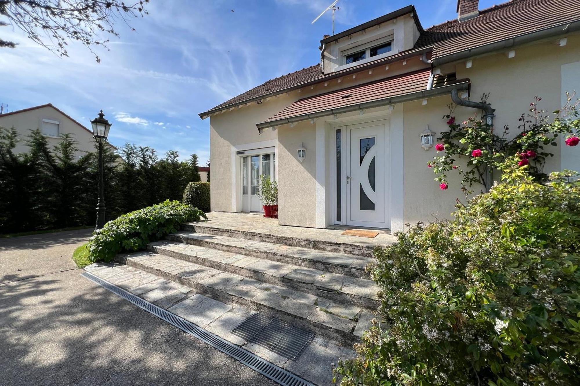 Les Sablons Villa La Houssaye-en-Brie Exterior foto
