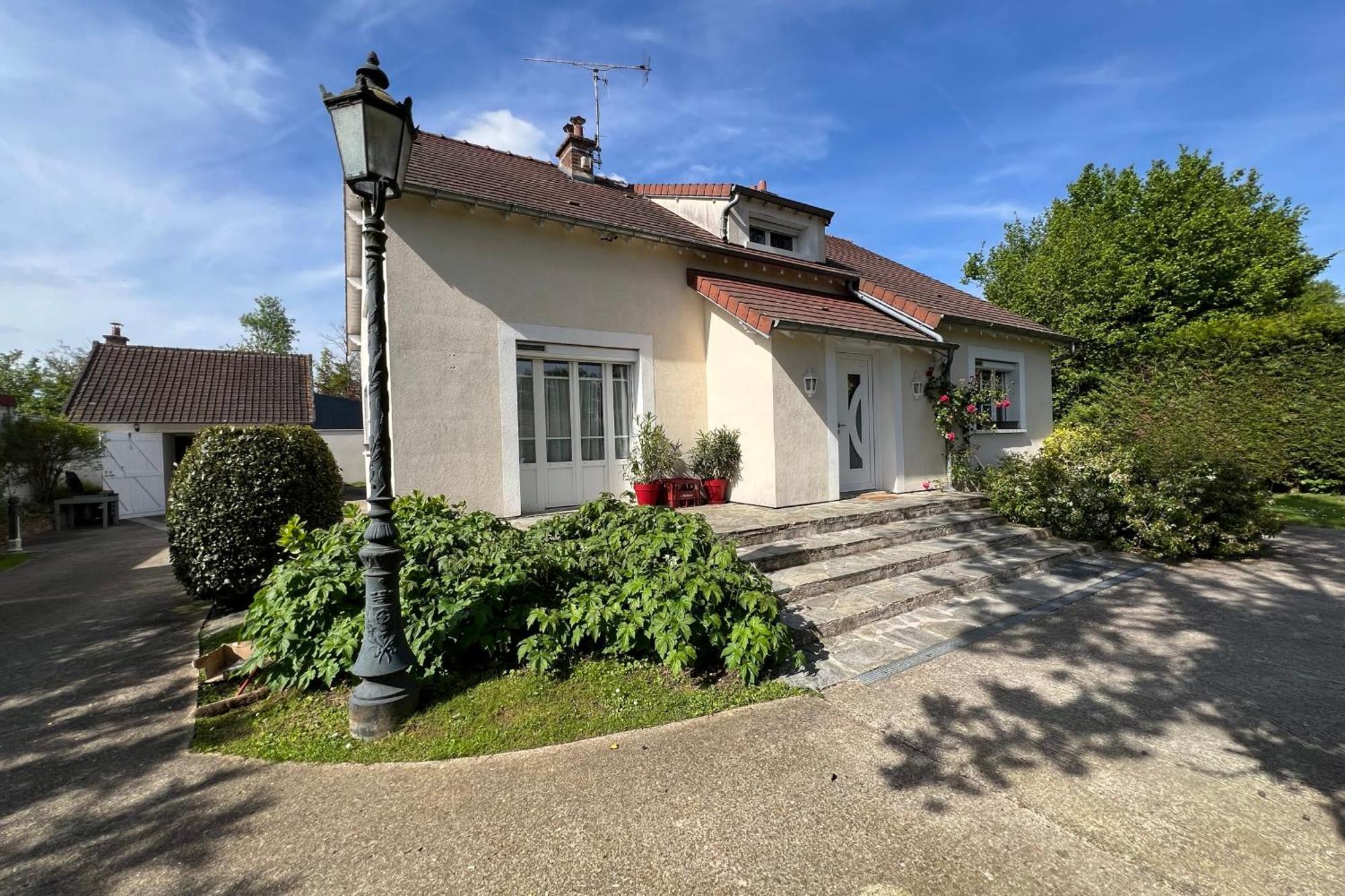 Les Sablons Villa La Houssaye-en-Brie Exterior foto
