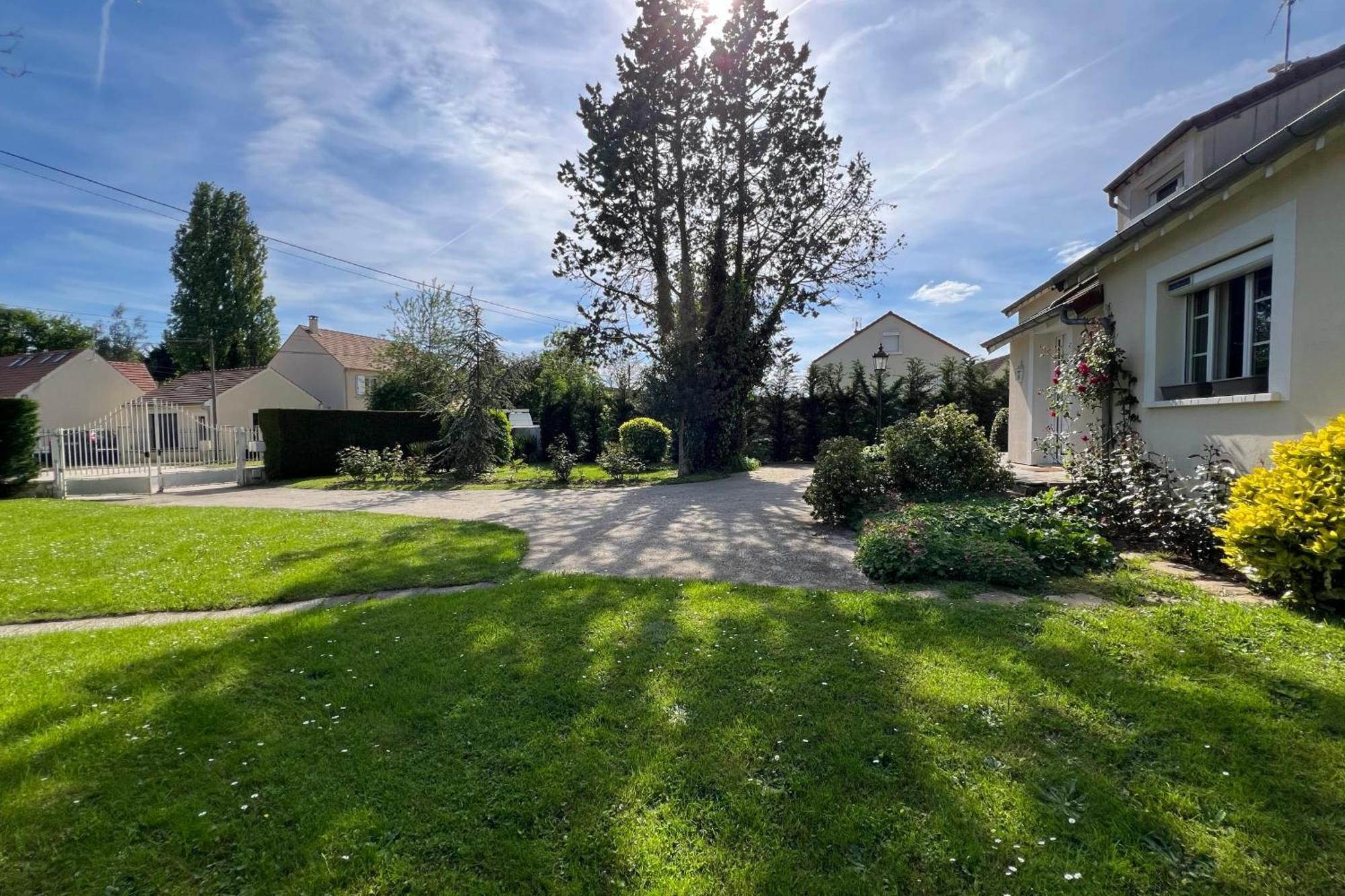 Les Sablons Villa La Houssaye-en-Brie Exterior foto