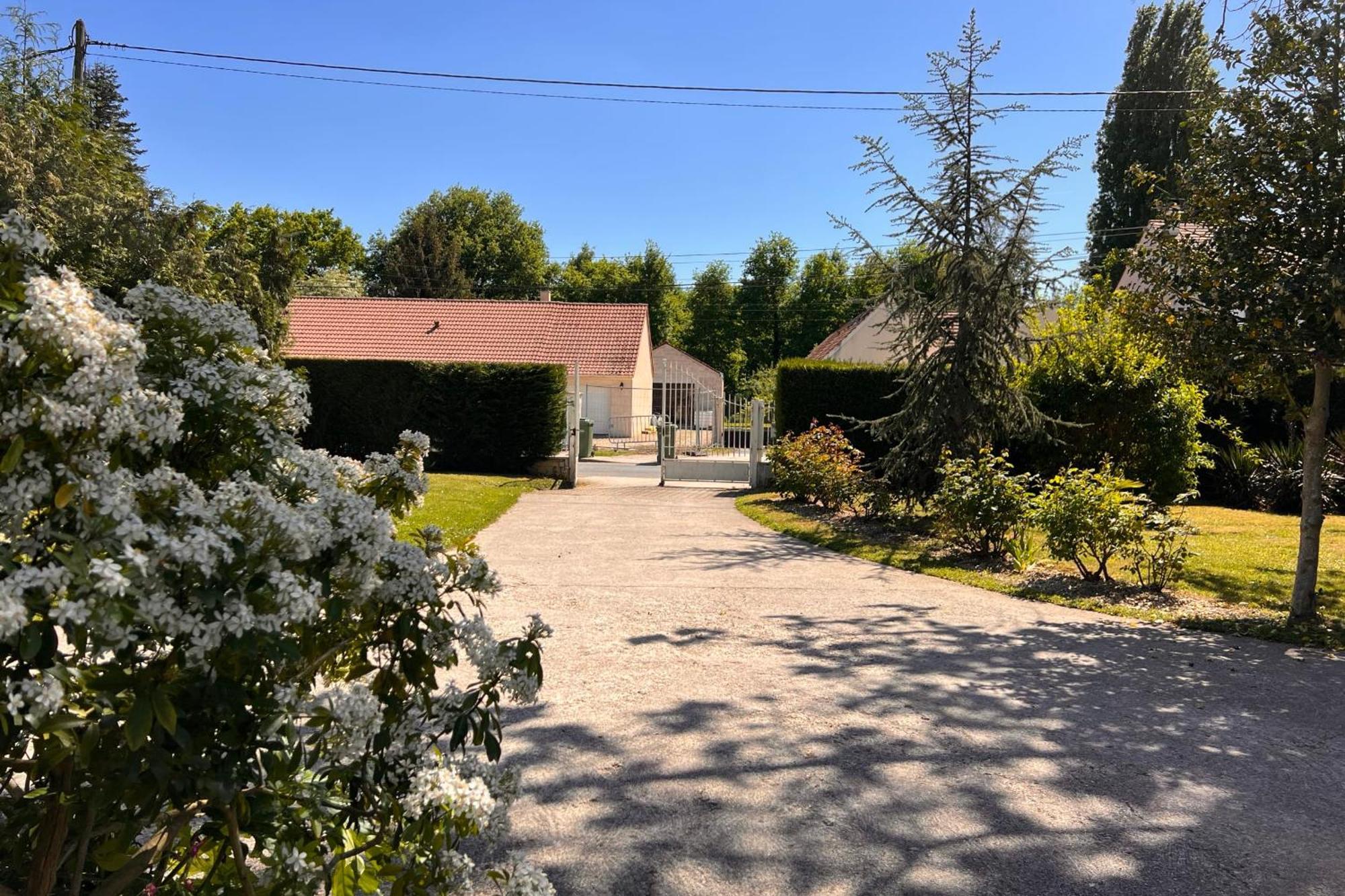 Les Sablons Villa La Houssaye-en-Brie Exterior foto